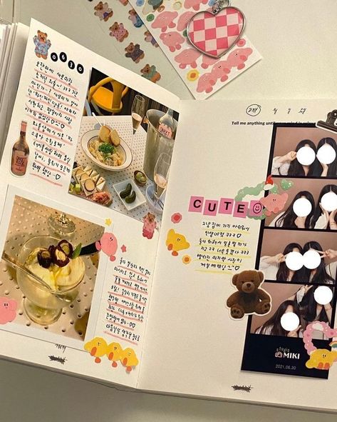 School Memories Book Ideas, Bujo Scrapbook Ideas, Photo Journal Ideas Memories, Photo Album Journal Ideas, Journal With Pictures Ideas, Photo Memory Book Scrapbook, Best Friend Sketchbook, Diy Memory Book Ideas, Memory Journal Aesthetic