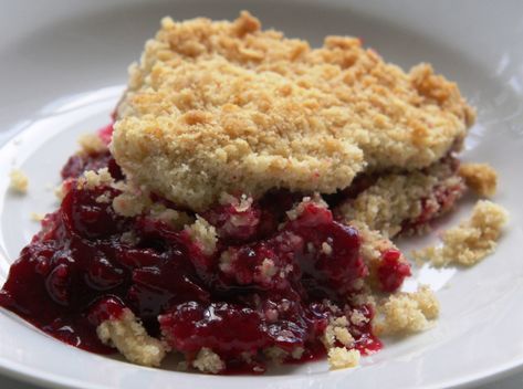 Mixed Berry Crisp, Raspberry Crisp, Blackberry Crisp, Raspberry Crumble, Berry Crisp, Plum Recipes, Blueberry Crisp, Foraging Recipes, Blueberry Bread