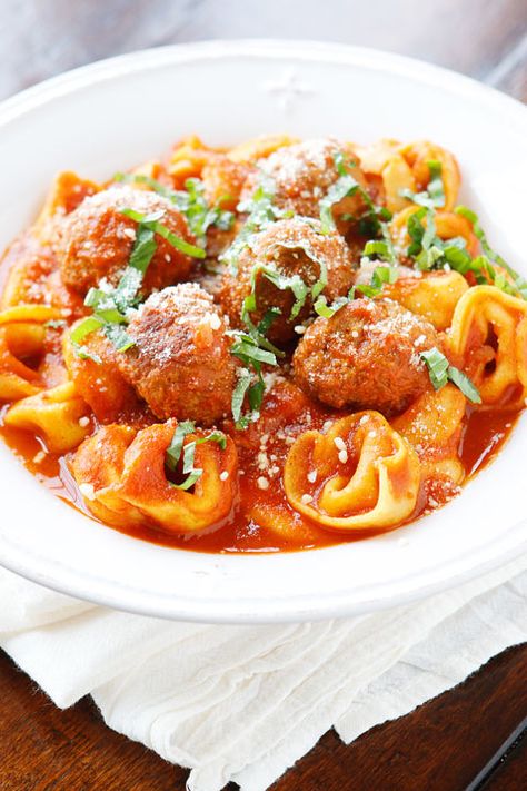 New recipe on Kevin Meatball Tortellini, Italian Meatball, Tortellini Recipes, One Pot Dinners, Easy Family Dinners, 4 Ingredient, Italian Dishes, Family Friendly Meals, Tortellini