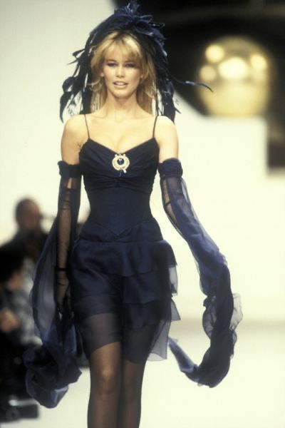 Grunge Runway Fashion, 90s Runway Models, Y2k Runway Fashion, Gilded Glamour Dress, 80s Runway Fashion, Gilded Glamour, 1990 Style, 00s Mode, 90s Runway