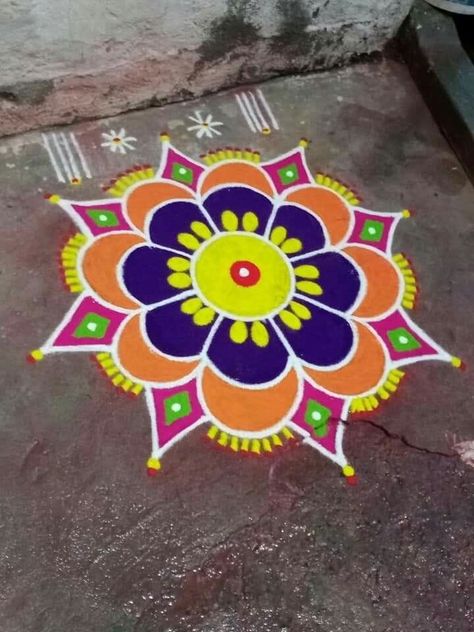 Rangoli Flower Design Simple, Easy Rongali, Simple Rongali, Sankranti Muggulu Rangoli Designs, Rongali Design Simple, Sankranti Rangoli Designs Easy, Small Rangoli Designs Simple Diwali, Easy Big Rangoli Designs, Diwali Rangoli Designs Simple