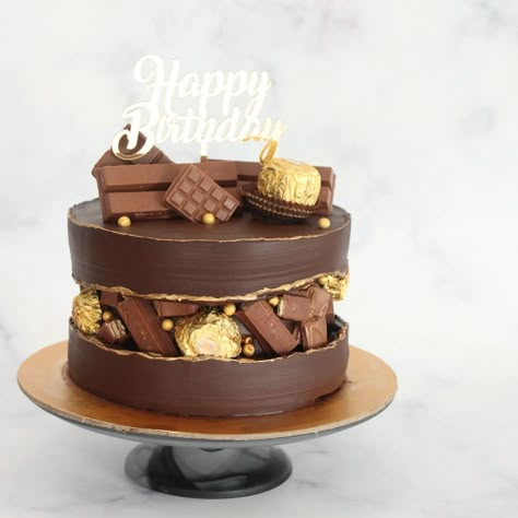 Chocolate Cake Gold Decoration, Chocolate Overload Cake Decoration, October Cake Ideas, Decorate Chocolate Cake Ideas, Pretty Birthday Cakes Chocolate, Unique Chocolate Cake Design, Simple Chocolate Cake Design, Birthday Cake For Husband Unique, Chocolate Mousse Cake Decoration