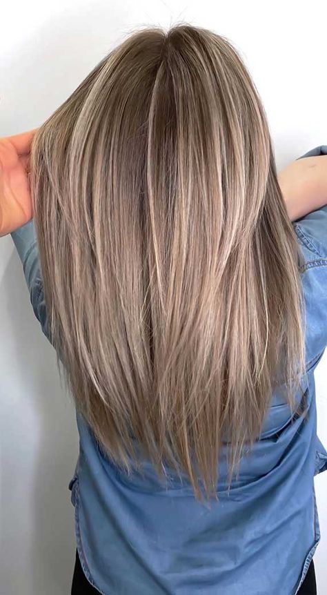 Thinking about switching things up this year? It just might be the perfect time to try out a new shade for your hair. New... Sunny Hair, Rambut Brunette, Best Hair Color, Blonde Hair With Highlights, Brown Blonde Hair, Light Hair, Cool Hair Color, Hair Color Trends, Best Hair