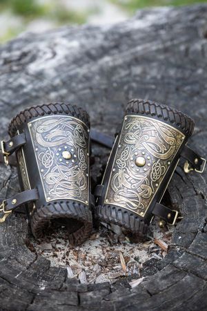 Bracers Pattern, Dragon Etching, Viking Outfits, Viking Bracers, Bracers Armor, Vikings Art, Viking Accessories, Viking Knotwork, Modern Viking