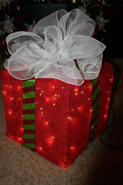 How to Make a Lighted Christmas Box Decoration - Trendy Tree Blog| Holiday Decor Inspiration | Wreath Tutorials|Holiday Decorations| Mesh & Ribbons Christmas Box Decoration, Lighted Christmas Boxes, Christmas Boxes Decoration, Box Decoration, Christmas Decorations Diy Outdoor, Trendy Tree, Decorating With Christmas Lights, Noel Christmas, Christmas 2019