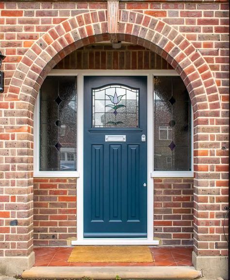 Old school doors are made of high quality wood and they will endure decades more than modern doors! #doors #vintage 1930s House Exterior, Stained Glass Front Door, 1930s Doors, Front Doors Uk, Arched Front Door, Victorian Front Doors, Front Door Styles, Garage Door Styles, 1920s House