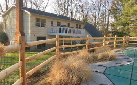 Post Fence, Post And Rail Fence, Fence Planters, Country Fences, Cedar Posts, Cheap Fence, Fencing Ideas, Concrete Fence, Brick Fence