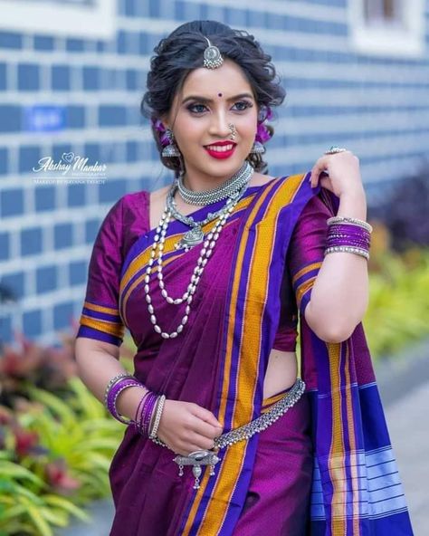 Irkal Saree Blouse Pattern, Irkal Saree, Ilkal Saree, Invitations Engagement, Fashion Jewelry Quotes, Selfie Pics, Marathi Bride, Bengali Bridal Makeup, Nauvari Saree