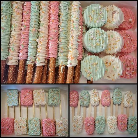 Pastel pink, mint green and white chocolate covered pretzels, oreos, cakecicles & rice krispy pops Pink And Green Candy Table, Pink And Green Dessert Table, Pink And Green Desserts, Green And Pink Baby Shower Ideas, Pink And Green Baby Shower Ideas, Quince Treats, Quince Food, Pink Candy Bar, Pink Party Foods