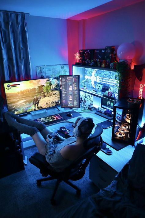 Pc Gaming Setup Aesthetic, Aesthetic Gaming Room, Gaming Setup Aesthetic, Gamer Room Design, Computer Decor, Aesthetic Gaming, Setup Pc, Games Room Inspiration, Gaming Bedroom