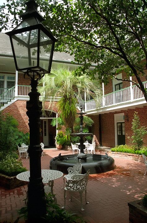 New Orleans - French Quarter "Hotel Provincial Courtyard" French Quarter Hotels, New Orleans Style Homes, New Orleans Architecture, Home Decor Cozy, New Orleans French Quarter, New Orleans Homes, New Orleans Travel, Kitchen Home Decor, Romantic City