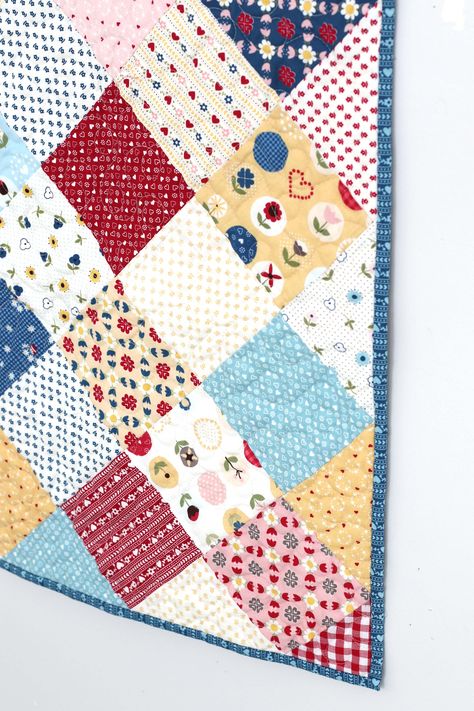 Patchwork On Point Quilt Tutorial - Diary of a Quilter - a quilt blog Block Quilt Ideas, Scrap Quilting, Diary Of A Quilter, Baby Quilt Tutorials, Charm Pack Quilt, Block Quilt, Charm Quilt, Quilt Care, Quilt Tutorial