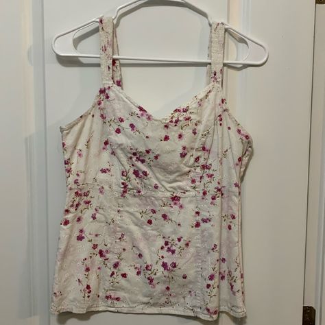 White And Pink Floral Dress Barn Blouse Never Worn Bin 2 Lana Del Rey Concert Outfit, Prague Summer, Wearable Blankets, Lana Del Rey Concert, Cute Shopping, Pink Floral Dress, Wearable Blanket, Dress Barn, Swaggy Outfits