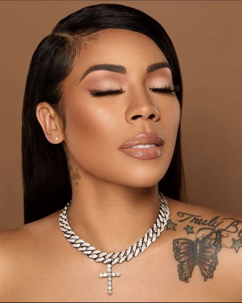 Keyshia Cole Keyshia Cole Hairstyles, Keyshia Cole, Makeup For Black Skin, Cool Captions, Nude Makeup, Girl Celebrities, Favorite Hairstyles, Baddie Hairstyles, Pretty Hair