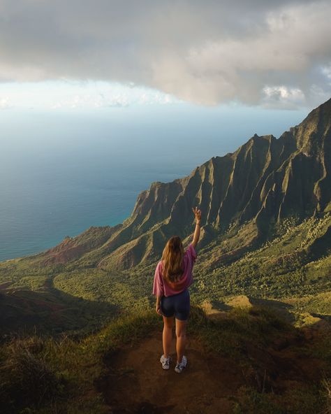 Nā Pali Coast, Kauai 💘 #hawaii #napalicoast #kauai #naturephotography #hawaiilife #hawaiitrip Travel Hawaii Aesthetic, Nepali Coast Kauai Hawaii, "kaui Hawaii", Hawaii Vacation Aesthetic, Hawaii Aesthetic Pictures, Kauai Aesthetic, Hawaii Astethic, Hawaii Life Aesthetic, Hawaii Vibes Aesthetic