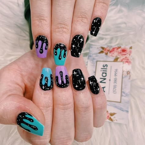 Pastel And Black Nails, Black Nails Cute, Black And Pastel Nails, Pastel Goth Nail Art, Space Theme Nails, Space Nails Galaxy, Bold Nail Designs, Asia Nails, Pastel Goth Nails