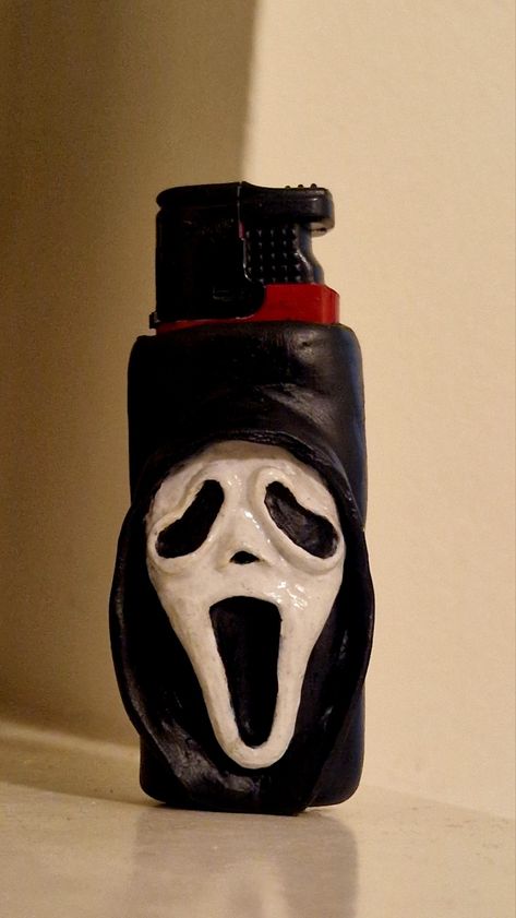 How To Make Clay Lighter Case, Clay On Lighter, Supernatural Clay Ideas, Lighter Sleeve Clay, Lighter Clay Art, Clay Lighter Case Ideas, Clay Lighter Covers, Mini Things To Make Out Of Clay, Clay Ghostface