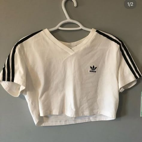 adidas cropped tshirt Adidas Clothes Aesthetic, Adidas Crop Top, Cropped Tshirt, Adidas Tshirt, Look Adidas, Adidas Top, Clothing Haul, Adidas Crop, Adidas Outfit