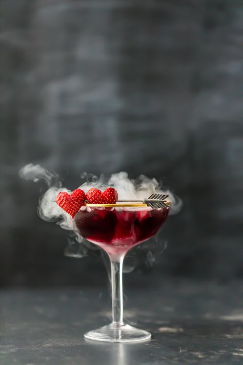 Pomegranate Martini, Valentine Drinks, Valentine Cocktails, Float Recipes, Strawberry Vodka, Rose Recipes, Raspberry Liqueur, Pink Cocktails, Raspberry Sorbet