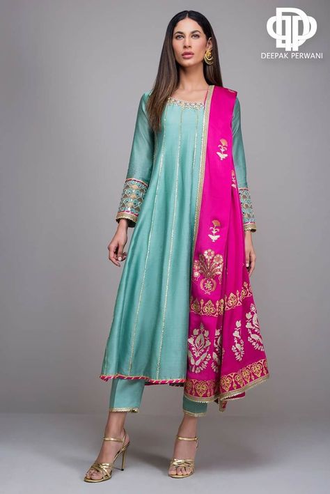 Gaun Design Dresses Indian, Gaun Design, Orang India, Anarkali Dress Pattern, Gaun Fashion, Indian Party, Indian Party Wear, Casual Indian Fashion, Pakistani Dresses Casual