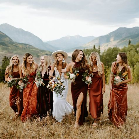 Burnt Orange Bridesmaid Dresses, Fall Wedding Bridesmaids, Women Standing, Rust Bridesmaid Dress, Orange Bridesmaid, Fall Bridesmaids, Orange Bridesmaid Dresses, Bridesmaid Dresses Boho, Floral Bridesmaid Dresses