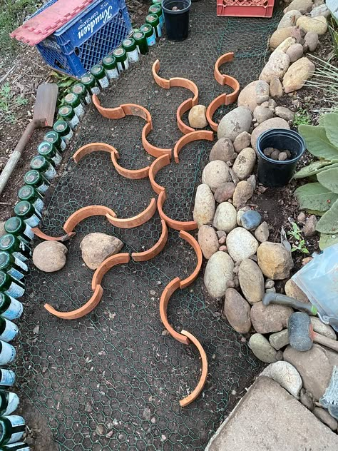 Mosaic Walkway, Stone Garden Paths, Landscaping With Large Rocks Front Yard, Landscaping With Large Rocks Natural, Rock Landscaping Ideas, Mosaic Stepping Stones, Mosaic Rocks, Landscaping With Boulders, Rock Garden Design