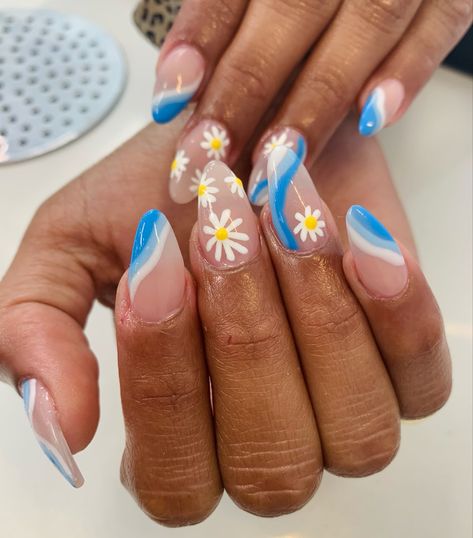 Flower And Squiggle Nails, Flower And Swirl Nails, Summer Nails Art Designs, Preppy Pinterest, Summer Nails Short, Summer Nails Art, Swirl Nails, Nails Art Designs, Craft Board