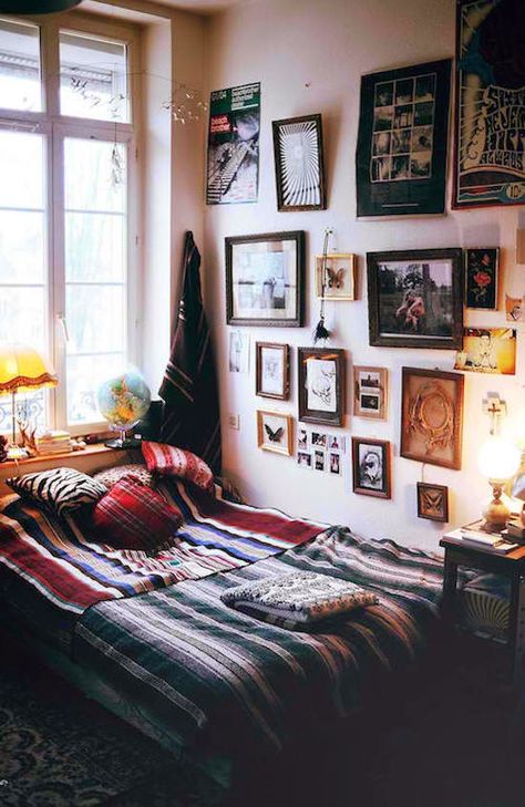 Indie Bedroom Decor, Indie Bedroom Ideas, Hipster Bedroom Decor, Sleep Bedroom, Hipster Bedroom, Eclectic Decor Bedroom, Hipster Home, College Bedroom Apartment, Indie Bedroom