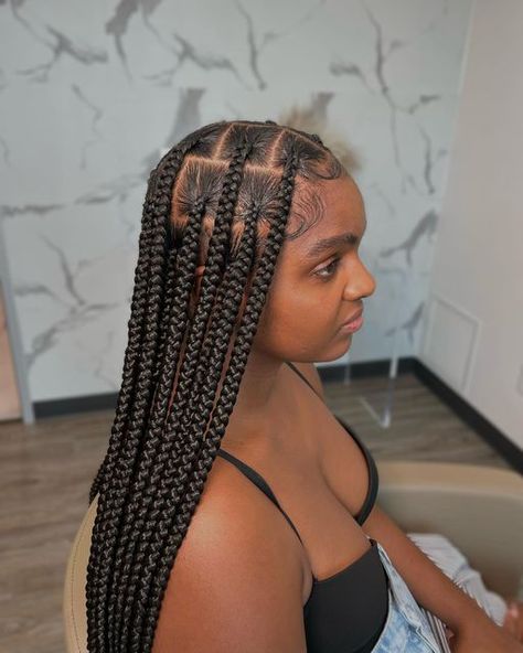 Houston Braider | By Rachel Lauren on Instagram: "Jumbo knotless🤎 July booking opens June 15th at noon! • • • #houstonbraids #houstonbraider #knotlessbraids #houstonknotlessbraids #stitchbraids #houstonstitchbraids" Jumbo Knotless, Single Braids, Stitch Braids, At Noon, Front Lace Wigs Human Hair, Black Girls Hairstyles, Lace Wigs, Lace Front Wigs, Girl Hairstyles