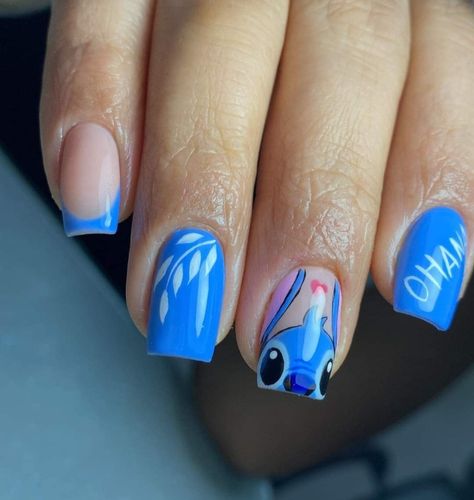 Cute Stitch Nail Designs, Stitch Nails Short Easy, Stitch Short Nails, Lilo And Stitch Nails Acrylic Short, Stitch Nail Designs Short, Stitch Gel Nails, Cute Halloween Disney Nails, Stitch Themed Nails, Bluey Cartoon Nail Designs