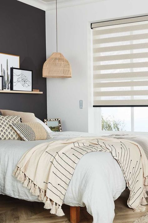 Day And Night Blinds, Roller Blinds Bedroom, Funky Bedroom, Cortina Roller, Vinyl Blinds, Zebra Blinds, Honeycomb Shades, Sophisticated Bedroom, Bedroom Blinds