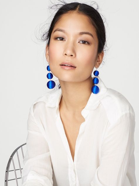 Add a pop of color to your wardrobe easily with a pair of cobalt blue drop earrings. Earrings Outfit, Baublebar Earrings, Diamond Earrings Studs Round, Diamond Shape Earrings, Your 20s, Hammered Hoop Earrings, Open Hoop Earrings, Small Earrings Studs, Colorful Earrings