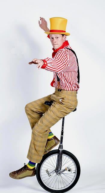 Unicycle Circus, Square Activities, Steampunk Circus, Circus Costumes, Tricycle Bike, Winter Riding, Circus Costume, Clown Faces, Unicycle