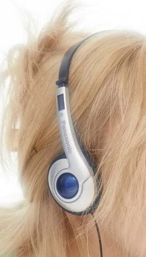 Panasonic Headphones Aesthetic, 2000s Headphones, Cybercore Headphones, Cute Headphones, Design Inspo, Clothes Design, Color