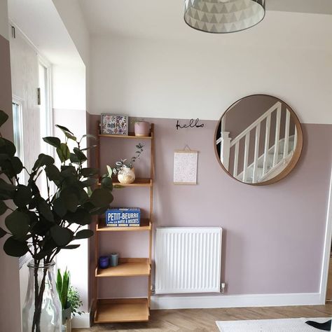 Feature Corner Wall Paint, Half Wall Paint Stairs, Half Way Painted Wall Bedroom, Half Colour Wall, Half Painted Walls Hallway, Half And Half Wall Paint, Mauve Hallway, Half Painted Wall Living Room, Half Wall Paint Ideas