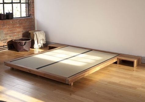 Tatami bed from Tatami home Just placed in Brentwood studio/loft. Tatami Futon, Futon Makeover, Diy Futon, Japanese Bed, Tatami Bed, Futon Bedroom, Japanese Bedroom, Tatami Room, Futon Frame