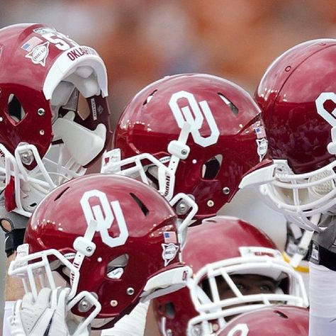 Nothin' Better than OU Football!!! Boomer Sooner #OU Sooner Football, Oklahoma Sooners Football, Ou Football, Oklahoma Football, Ou Sooners, Boomer Sooner, Football Photos, University Of Oklahoma, Football Funny