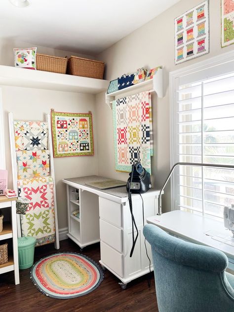 Sewing Room Tour | May 2022 featured by Top US Quilt Blog, A Quilting Life Ikea Quilting Room Ideas, Ikea Craftrooms, Quilt Rooms Ideas Studios, Quilting Room Layout, Ikea Sewing Room Ideas, Quilting Room Organization, Sewing Room Organization Ideas, Quilting Room Ideas, Ikea Sewing Rooms