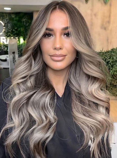 Champagne Blonde Hair Highlights, Mushroom Brown With Ash Blonde Highlights, Ash Blonde Balayage Curtain Bangs, Ashy Blonde And Brown Hair, Dark Root Ashy Blonde Balayage, Blond Ash Balayage, Mushroom Brown And Blonde Hair, Ashy Blonde Balayage On Brown Hair, Grayish Blonde Hair Ash Brown