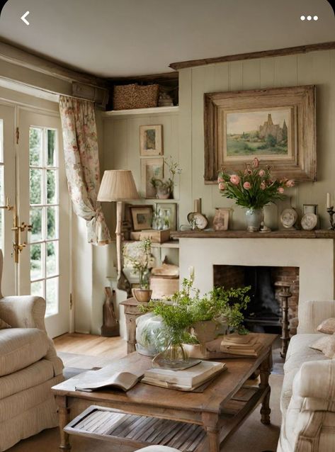 Nancy Meyers Aesthetic Living Room, English Cottage Living Room Ideas, Cottage Living Room Ideas, French Provincial Living Room, English Cottage Living Room, Salons Cottage, Small House Living Room, Cottagecore Living Room, Cottage Rooms