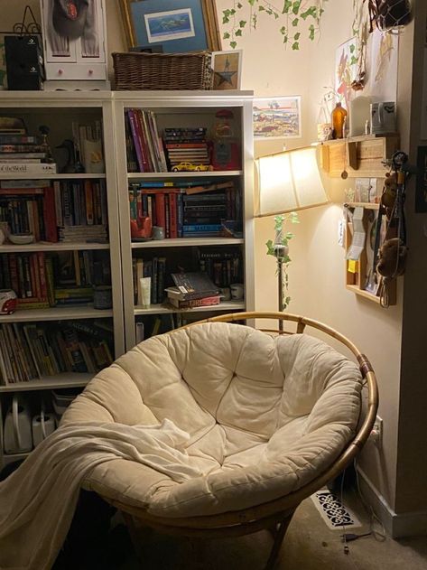 Papasan Chair, Cozy Room Decor, Dreamy Room, Dream Room Inspiration, Room Makeover Bedroom, Reading Corner, Room Makeover Inspiration, Cozy Room, Room Inspiration Bedroom