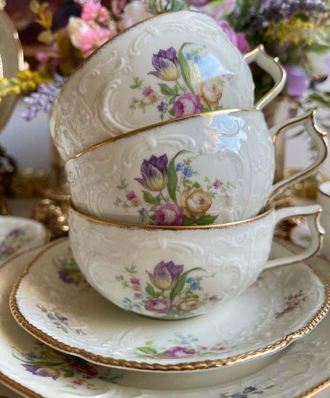 Kitchen Decor Collections, Tea Cup Collection, Pretty Tea Cups, Tea Cups And Saucers, Pretty China, Antique Dishes, China Tea Sets, Sales Page, Vintage Dinnerware