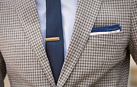 Curious how to wear a tie clip correctly? Wondering about proper placement, size, and other sartorial subtleties? Check out this quick-reference guide Tie Pins For Men, Tie A Tie Easy, Cool Tie Knots, Like A Sir, Solid And Striped, Mens Tie, Black Ties, Knit Tie, Tie Clips