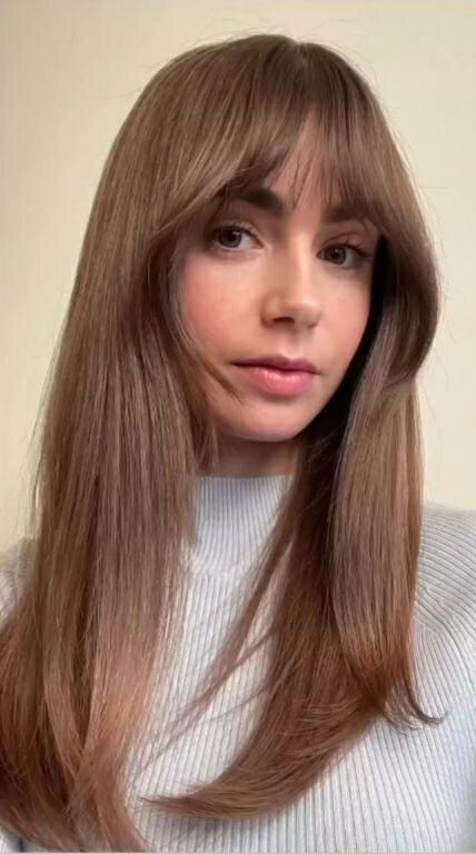 Lily Collins Haircut, Lily Collins Makeup, Emma Watson Hair, Lily Collins Hair, Brunette Bangs, Hair Fixing, Long Hair With Bangs, Lily Collins, Hair Envy