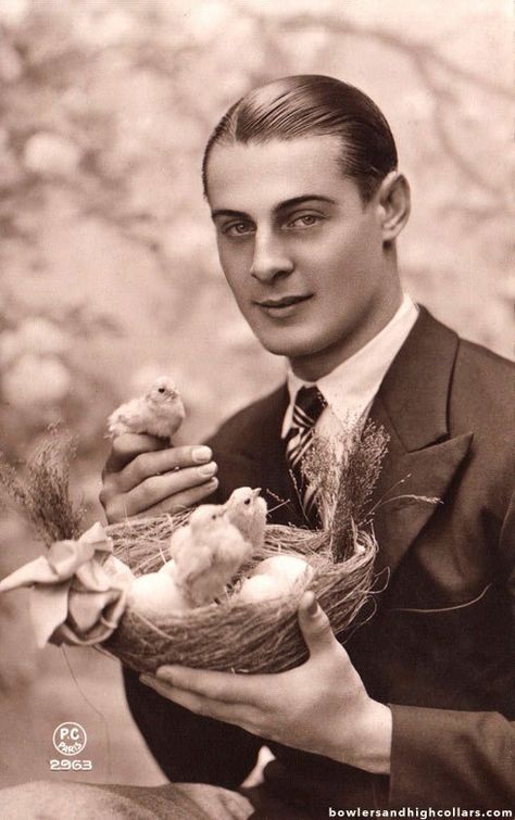 1920’s French postcard. French Greetings, French Postcards, Victorian Men, Vintage Movie Stars, Easter Photos, Vintage Suits, Sports Pictures, Men Vintage, Photo Postcards