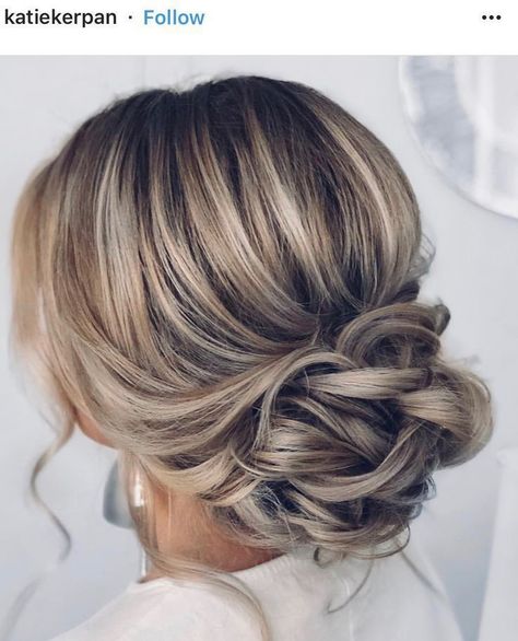 Bun Wedding, Hair Messy, Prom Hair Updo, Updo Wedding, Hairdo Wedding, Makeup Bridal, Bridal Hair Updo, Wedding Hair Inspiration, Penteado Cabelo Curto