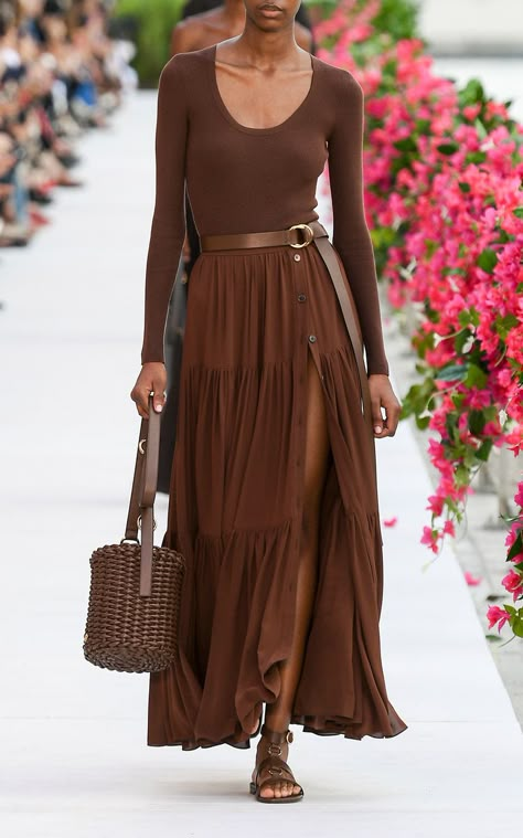 Classy Business Outfits, Smart Casual Work Outfit, Chique Outfits, Brown Outfit, Stylish Work Outfits, Runway Trends, Michael Kors Collection, Casual Work Outfits, Spring Summer 2024