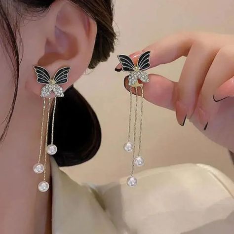 📍 Needle Crystal Butterfly Tassel Earrings 925 Silver😍💗💫 👉🏻To order through 📌the website:https://www.jewelglamour.com/collections/earrings/products/925-silver-needle-crystal-butterfly-tassel-earrings-for-women-jewelry-korean-fashion-fairy-zircon-drop-earrings-2024-trending-z4 📌 For more info WhatsApp: +44 7460 779657 📌Facebook: https://www.facebook.com/profile.php?id=61556939033801 📌 Instagram : https://www.instagram.com/official.jewelglamour/ #jewelry #jewellery #jewelrylover #jeweller... Womens Jewelry Trends, Needle Earrings, Engagement Earrings, Long Tassel Earrings, Pattern Animal, Ear Rings, Ring Pendant Necklace, Trendy Earrings, Earring Type