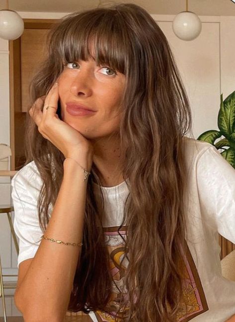 Messy Full Fringe, Boho Brown Hair, Light Brown Hair With Fringe, Light Brown Hair With Bangs, Long Brown Hair With Bangs, Brunette With Bangs, Bangs 2023, Brunette Fringe, Beach Girl Hair