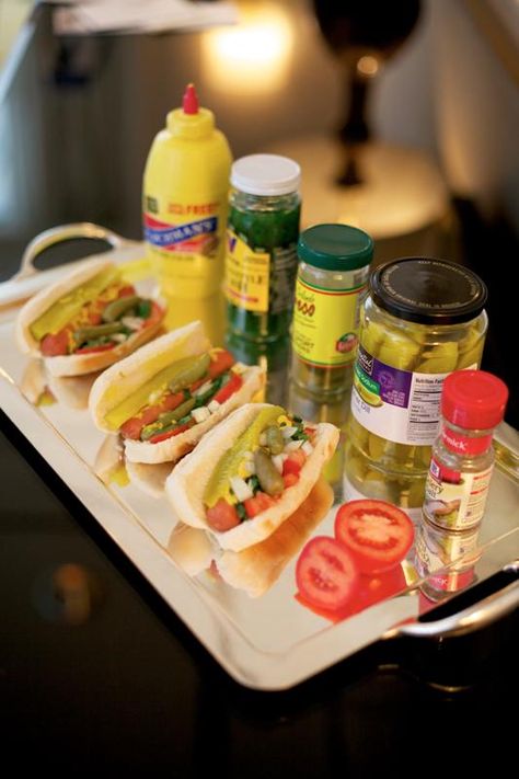 Hot Dog Wedding, Wedding Late Night Snack Ideas, Chicago Themed Party, Late Night Snack Ideas, Wedding Late Night Snacks, Night Snack Ideas, Chicago Style Hot Dog, Chicago Hot Dog, Hot Dog Bar